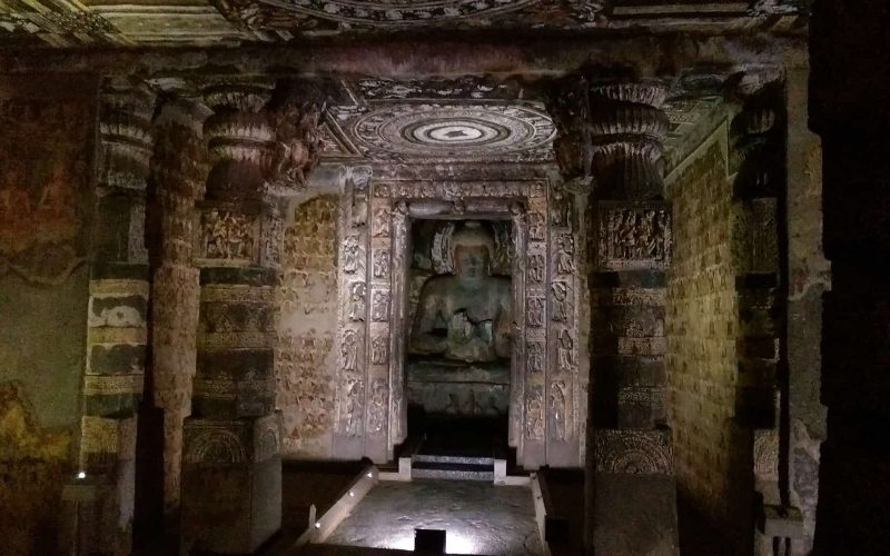 Ajanta Buddha statue, cave 2